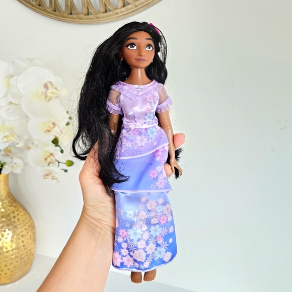 Disney Encanto Beautiful Isabela Madrigal 11" Fashion Doll Magical Floral Dress - Picture 3 of 13